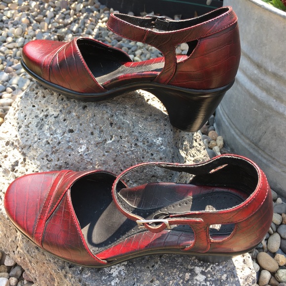 Dansko Shoes - Dansko